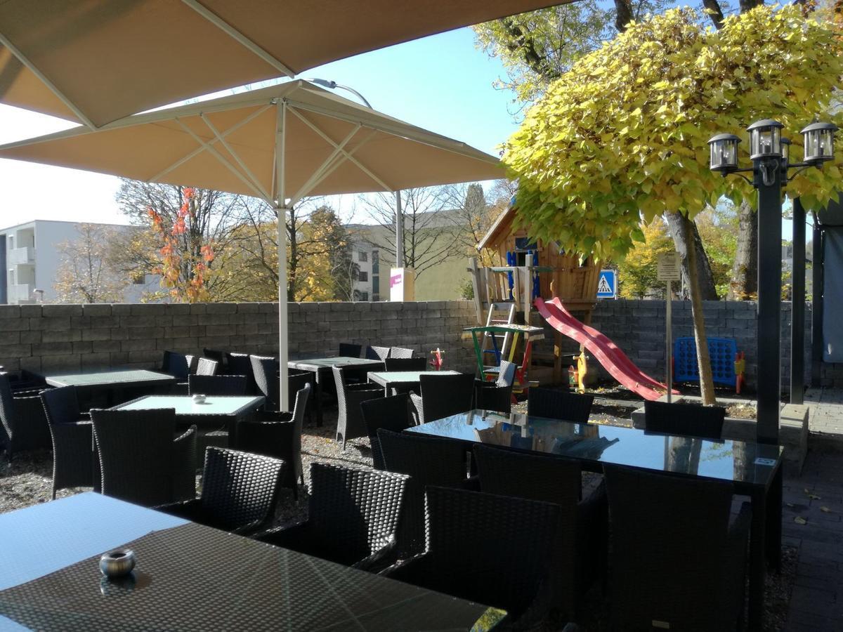 Gaststaette Peperoni Hotel Biberach an der Riß Buitenkant foto