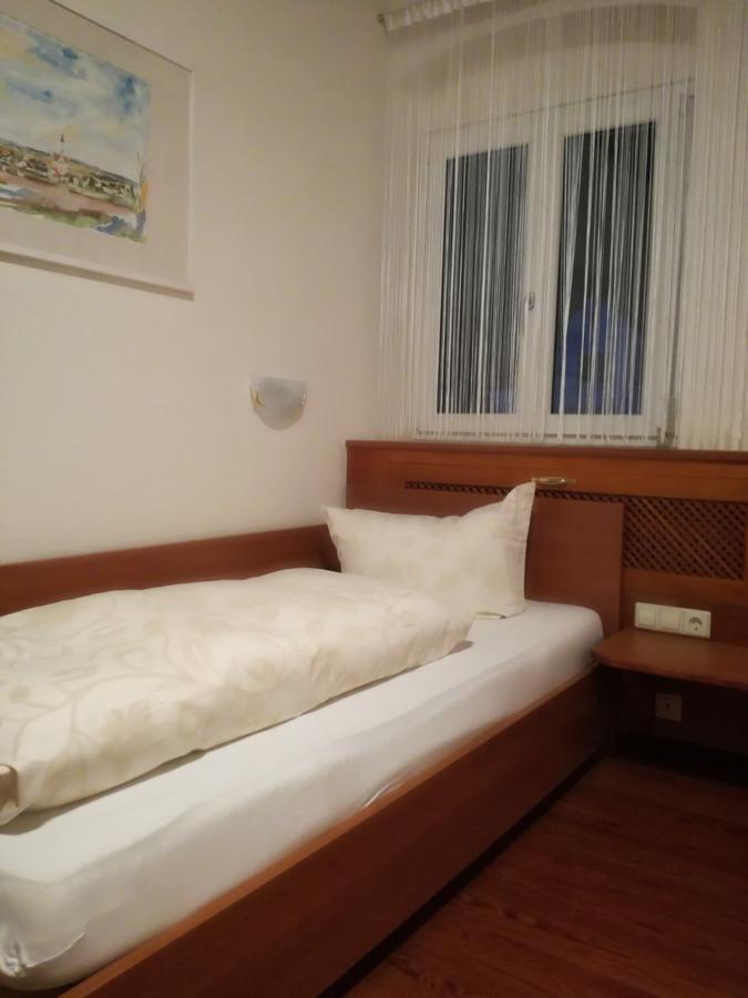 Gaststaette Peperoni Hotel Biberach an der Riß Buitenkant foto