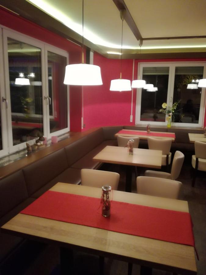Gaststaette Peperoni Hotel Biberach an der Riß Buitenkant foto